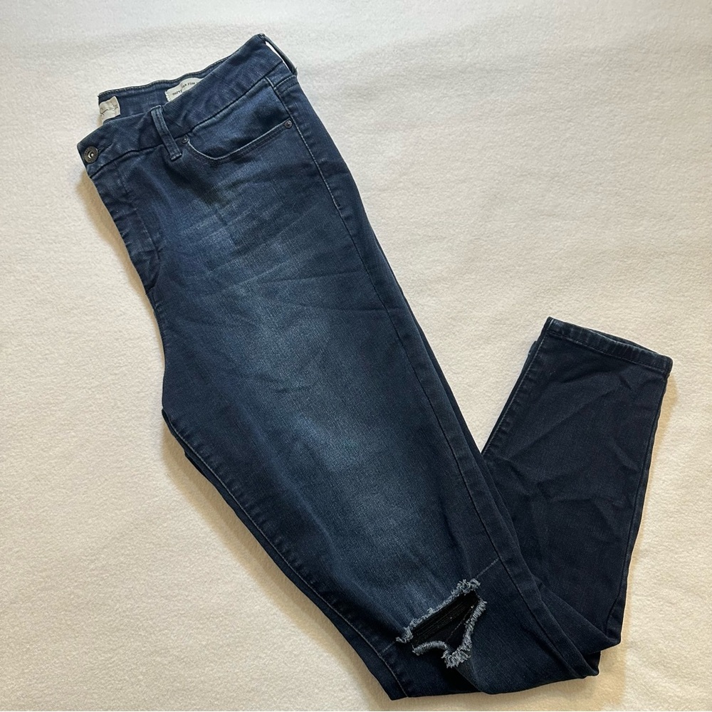 Jessica Simpson Curvy High Rise Skinny Jean Distressed Blue Women’s Plus Size 32 - Picture 2 of 8